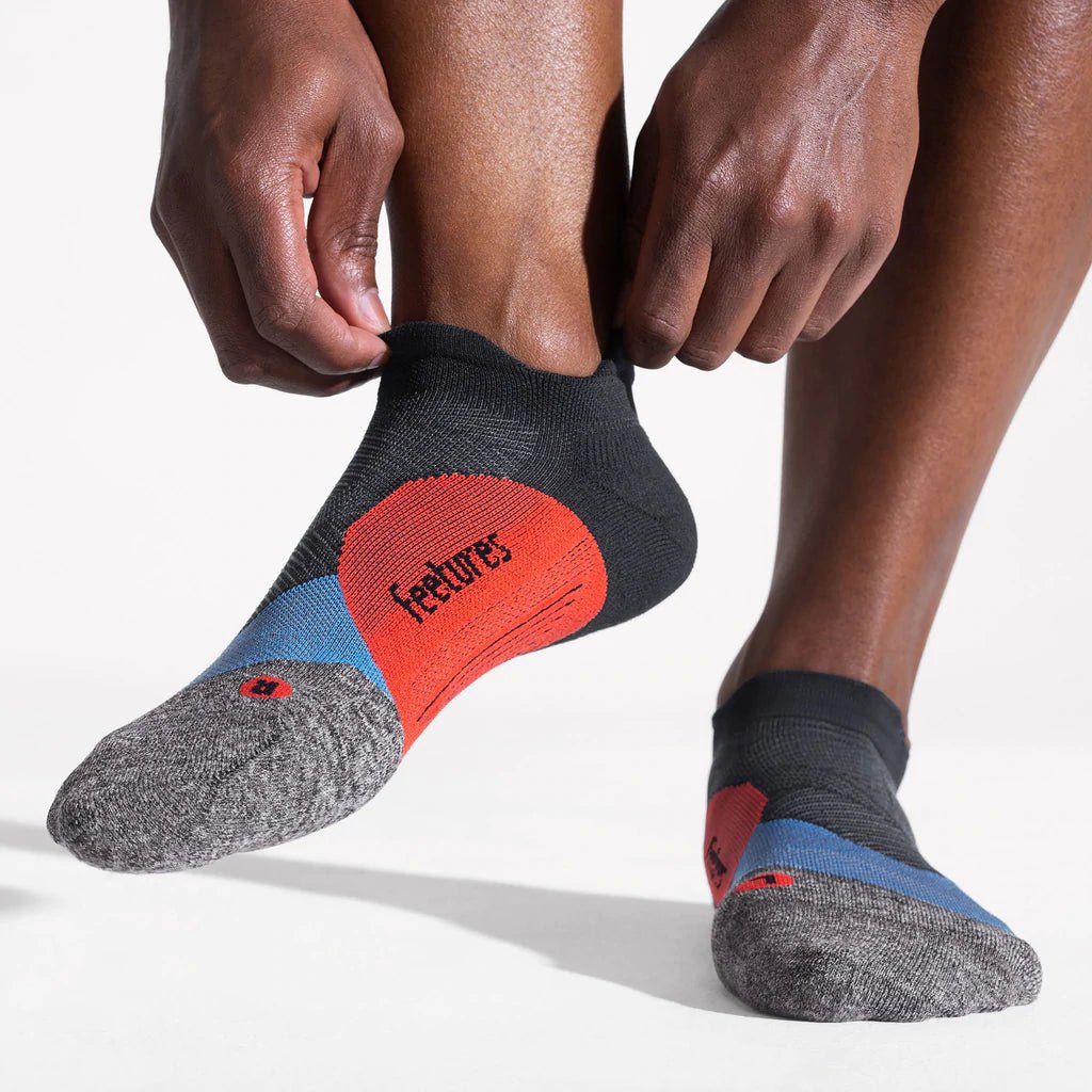 Feetures Elite Light Cushion No Show Tab Socks - Bounce Black