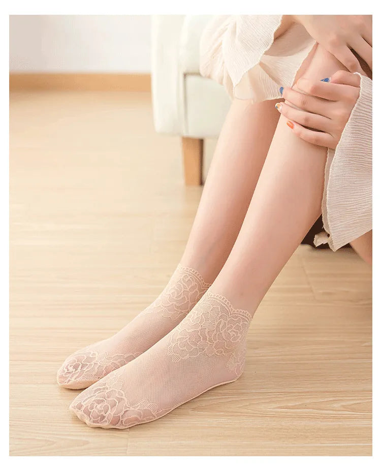 Leaves Lace Invisible Socks Thin Ladies Lace Boat Socks Hollow Non-slip