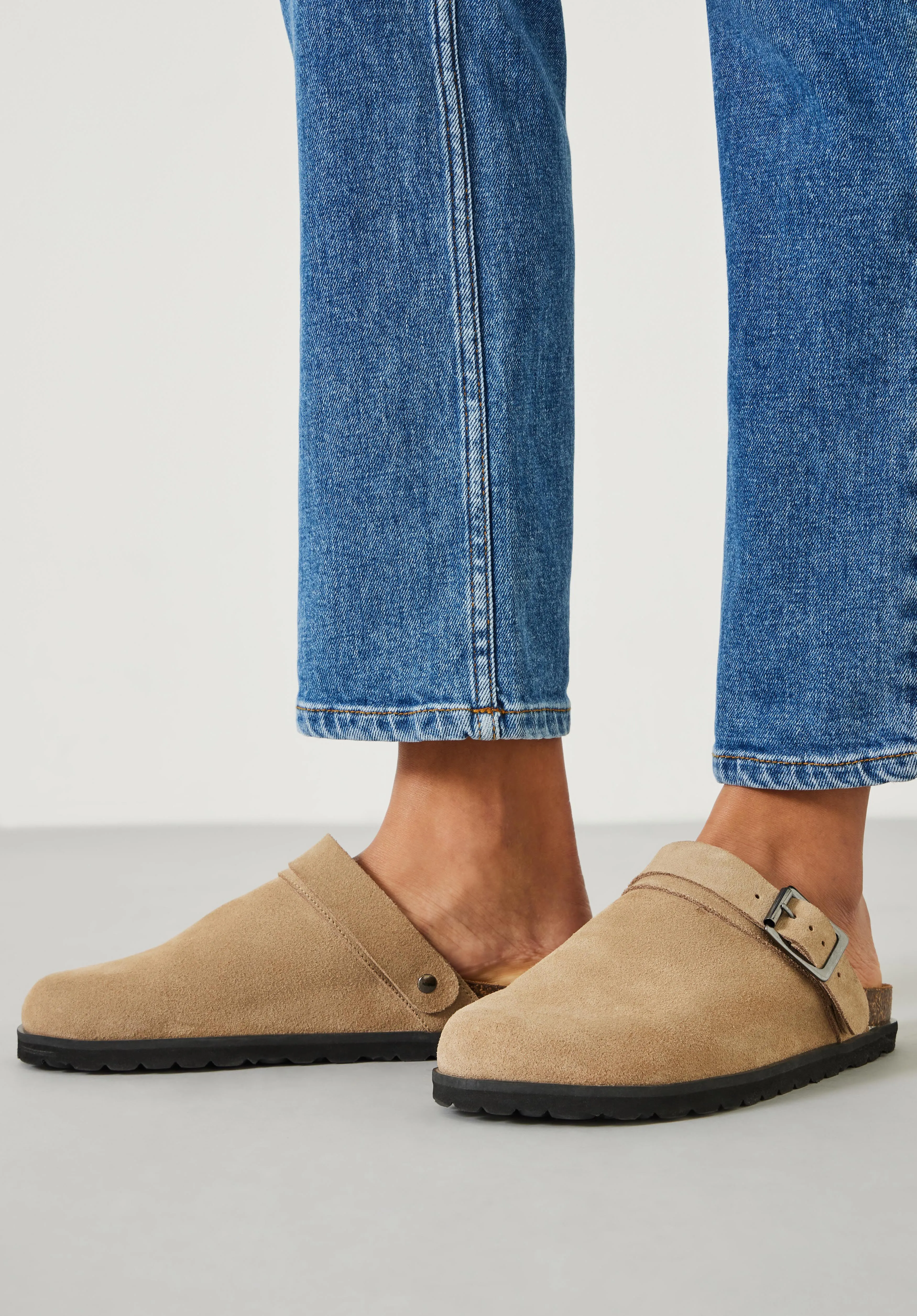 Lupita Mule Suede Clogs