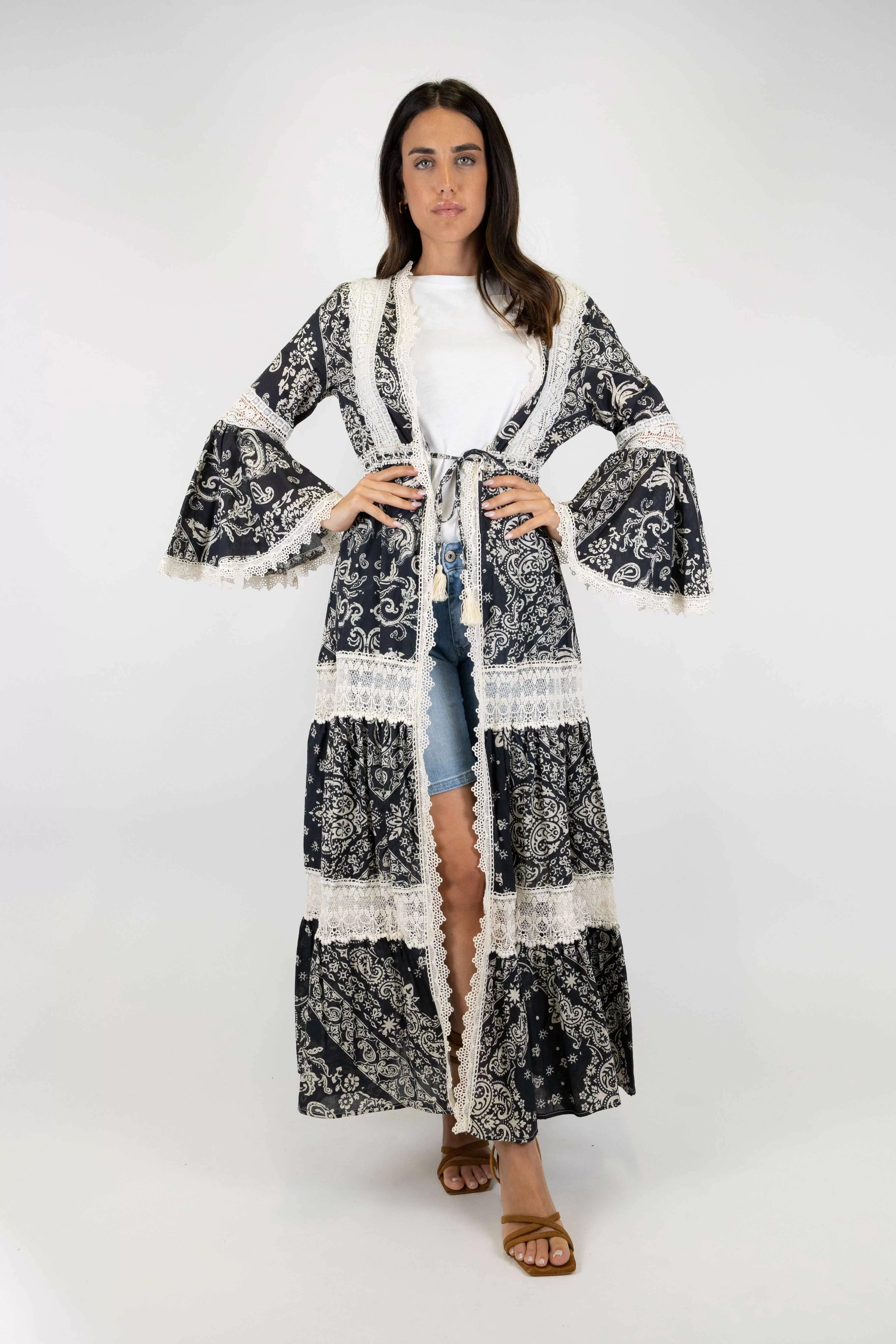 Tensione in - Kimono fantasia etnica con balze e orli crochet