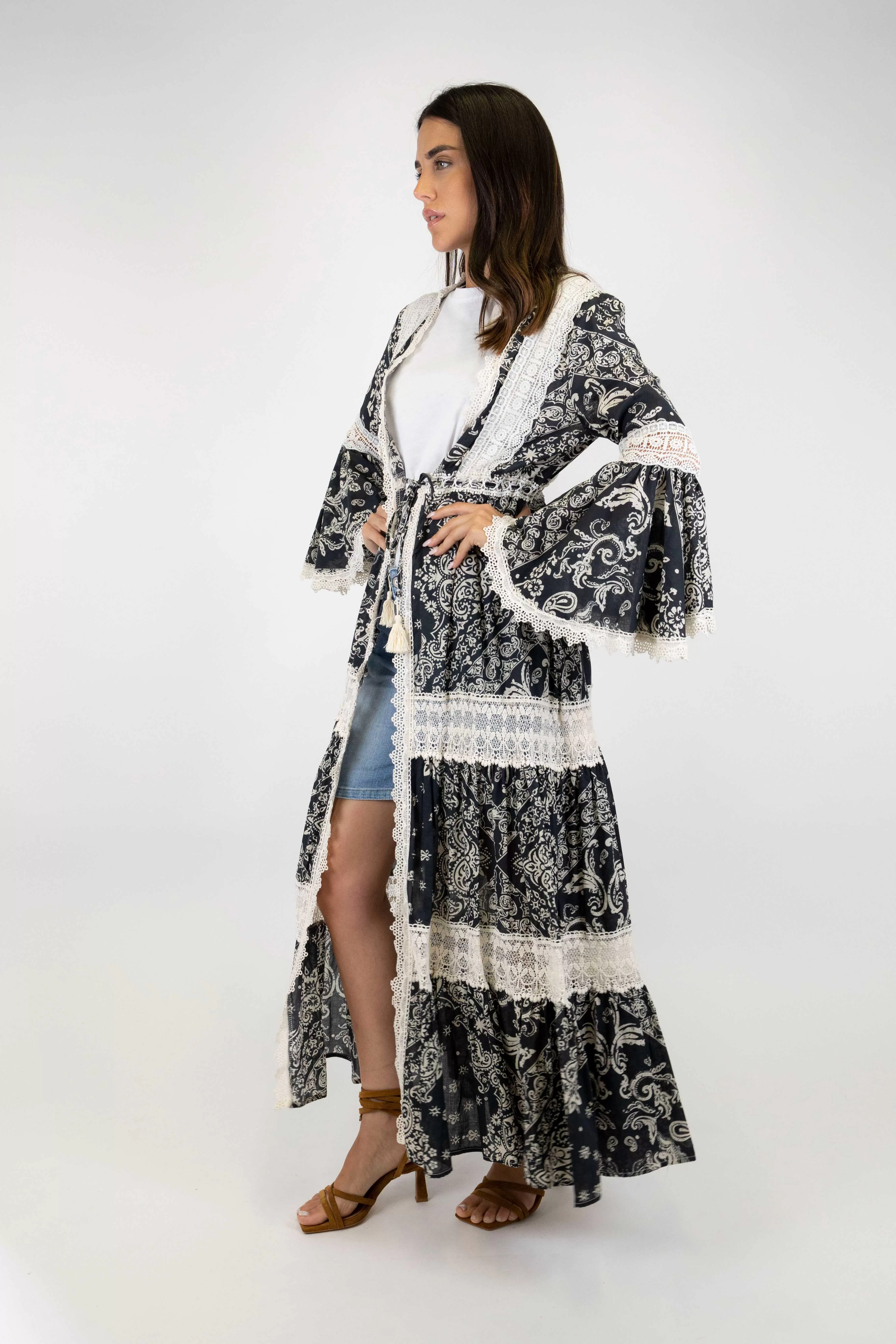 Tensione in - Kimono fantasia etnica con balze e orli crochet